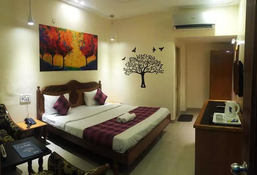 Veenus International