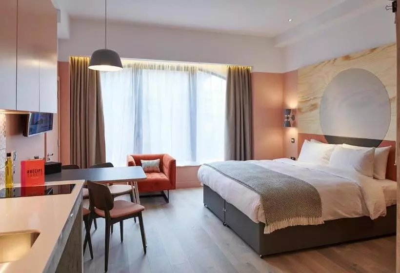 Fotos del hotel Room2 Southampton Hometel:  6
