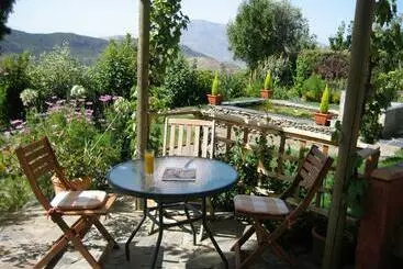 Cortijo Opazo - Portugos