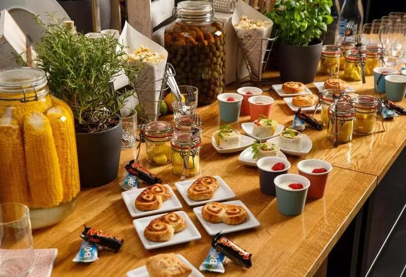 Fotos del hotel Holiday Inn Düsseldorf  Hafen:  18