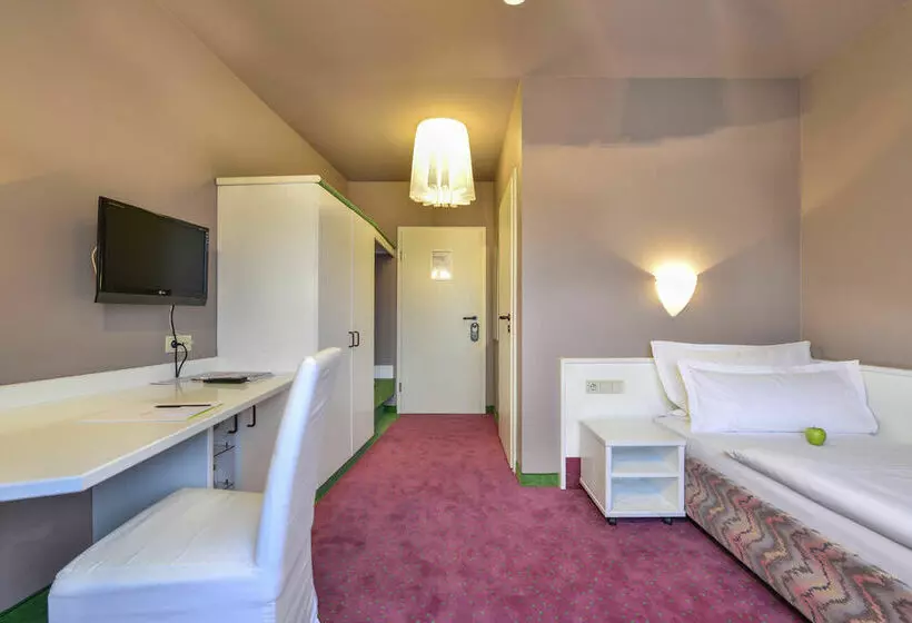 Fotos del hotel Airport Hotel By The New Yorker:  21