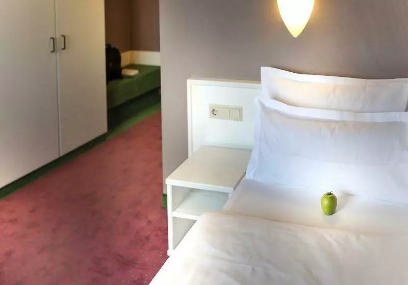 Fotos del hotel Airport Hotel By The New Yorker:  8