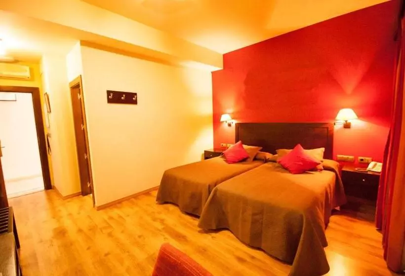 Fotos del hotel Atalaya De La Campiña:  8