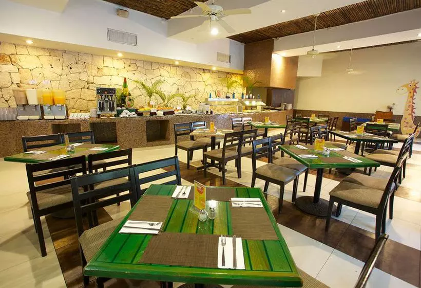 Fotos del hotel Moongate Hotel & Beach Club:  2