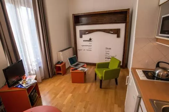 Fotos del hotel Privilodges Chateau Perrin:  8