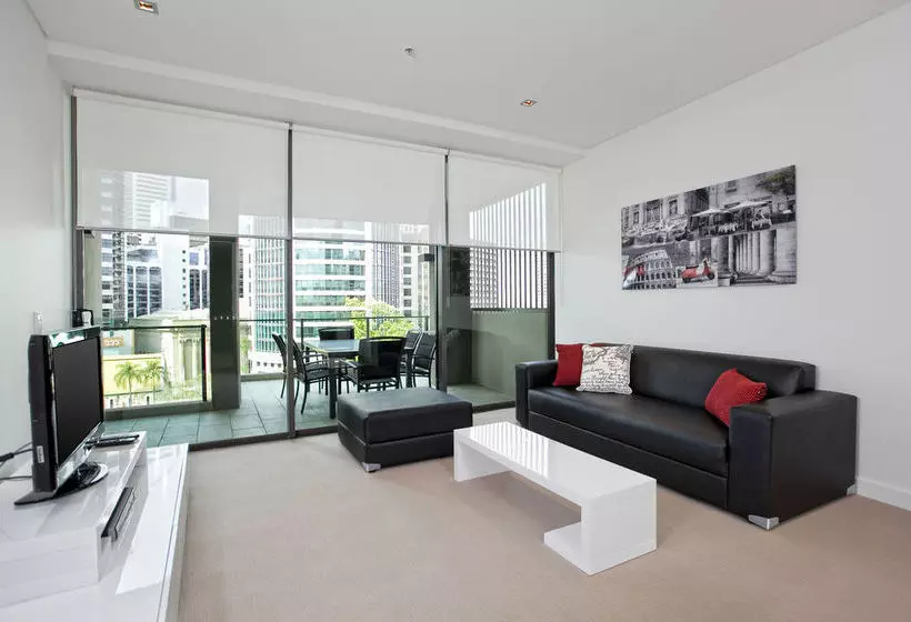 Fotos del hotel Quattro On Astor Apartments:  2