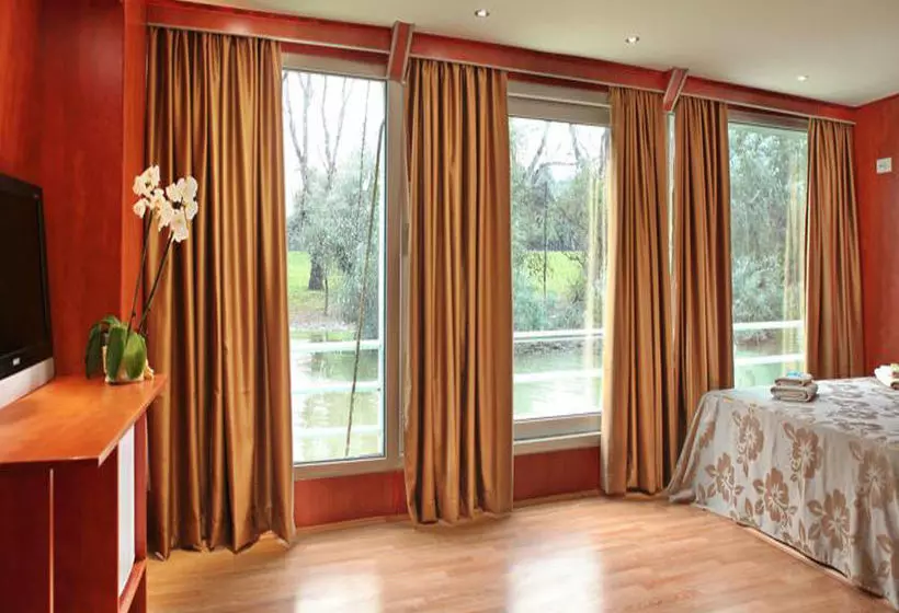 Fotos del hotel Compass River City Boatel:  22