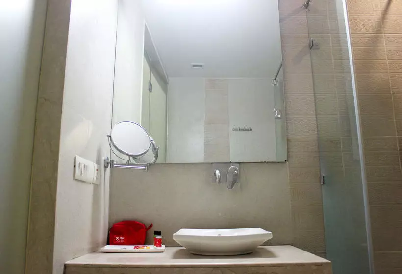 Fotos del hotel Oyo Premium Rajouri Garden Janta Market:  8