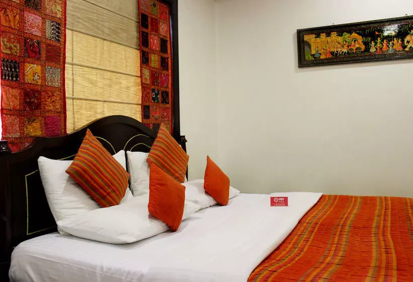 Fotos del hotel Oyo Premium Rajouri Garden Janta Market:  4