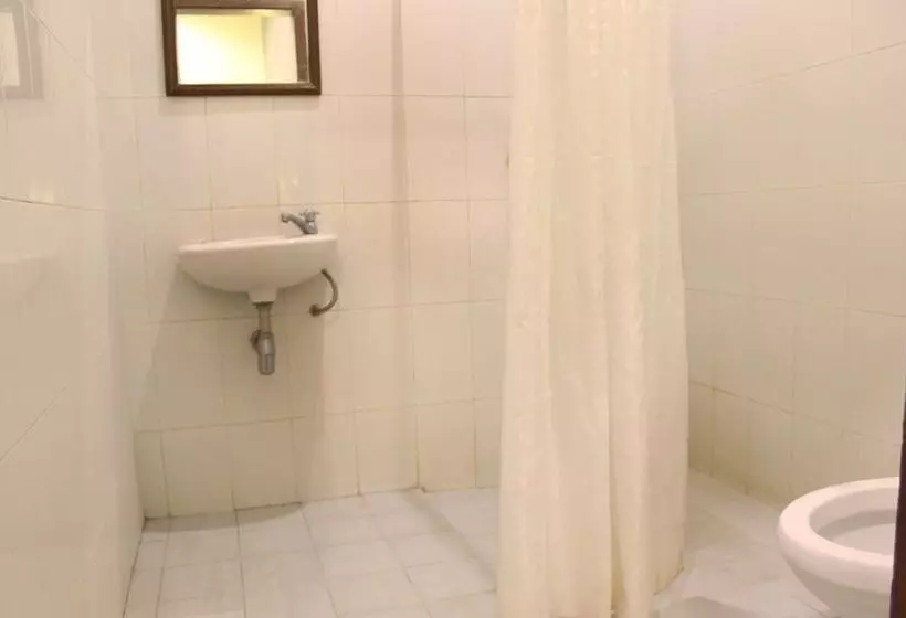 Fotos del hotel Santo Guest House:  11