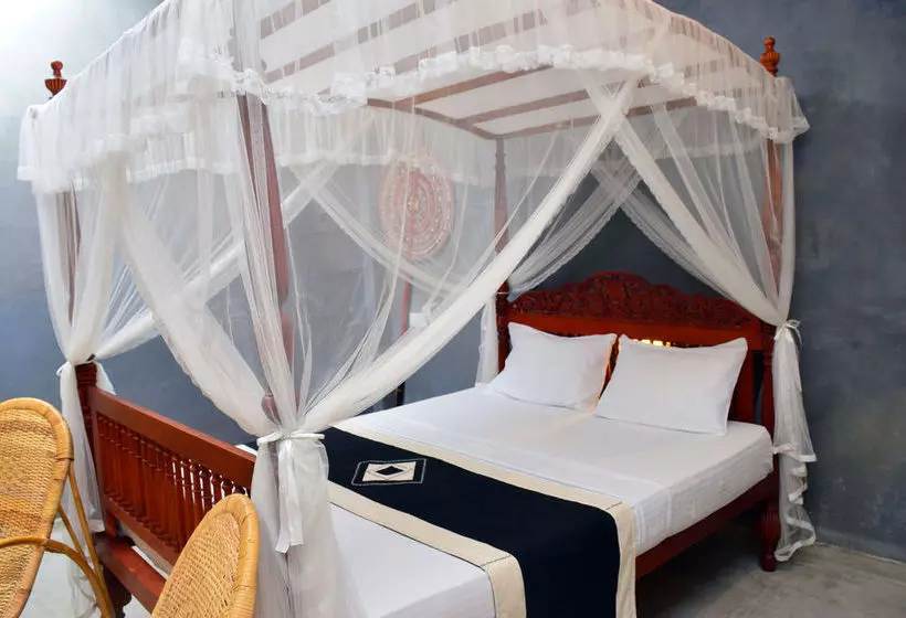 Fotos del hotel Guruge King S Island Resort:  8