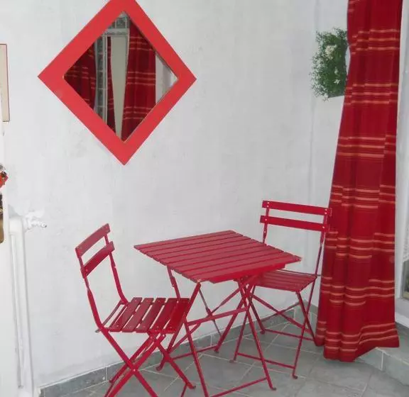 Fotos del hotel Du Petit Trianon:  4