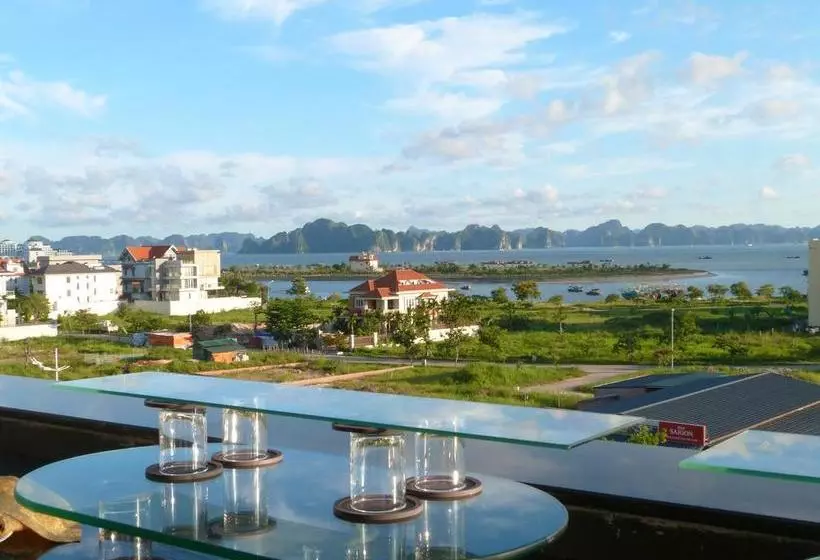 Fotos del hotel Halong Palace:  10