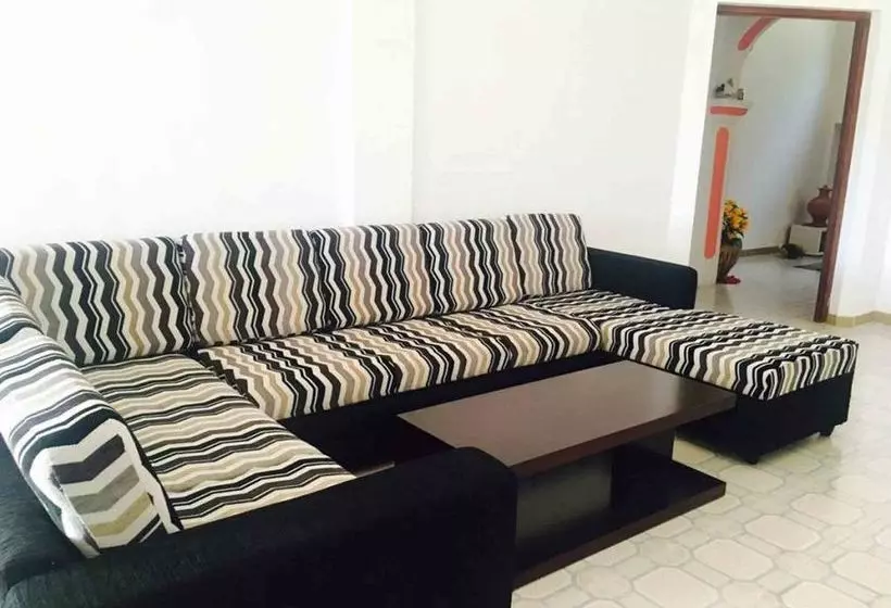 Roshan Guest House