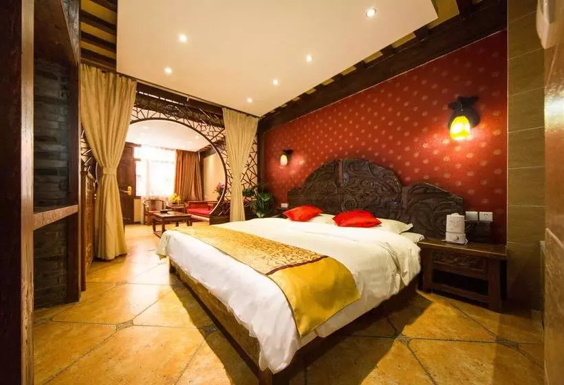 Lijiang He Mu Ju Family Inn