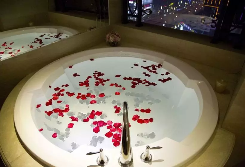 Fotos del hotel World Trade Hotel Tonglu Hangzhou:  3