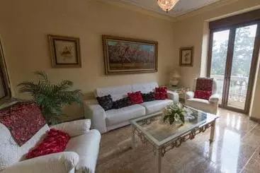 Apartamento En Edificio Tortosa - Monovar