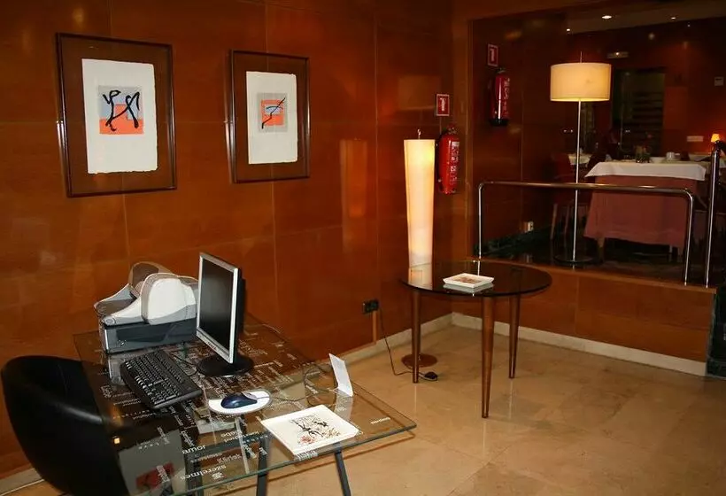 Fotos del hotel Ginosi Pedralbes:  25