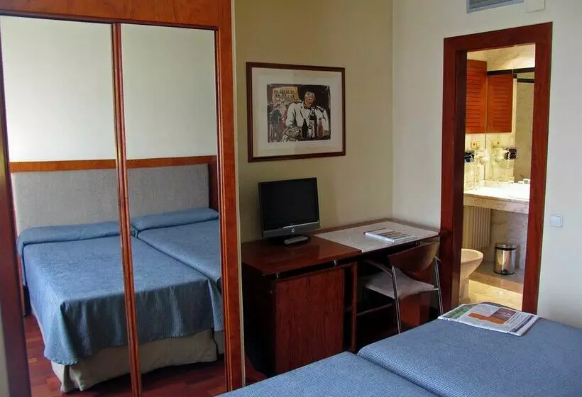 Fotos del hotel Ginosi Pedralbes:  16