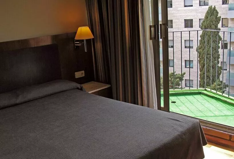 Fotos del hotel Ginosi Pedralbes:  15