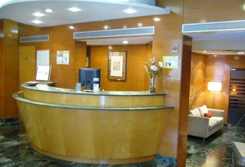 Fotos del hotel Ginosi Pedralbes:  7