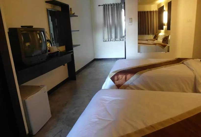 Fotos del hotel Tawan Court:  11