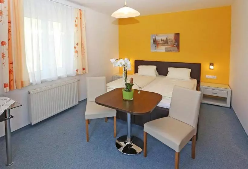 Fotos del hotel Seerose Garni Wolfgangsee:  2