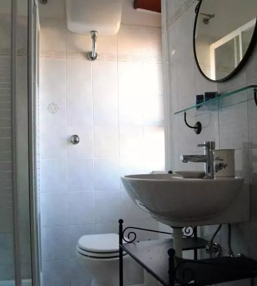 Fotos del hotel Metropolis Rooms&services:  6