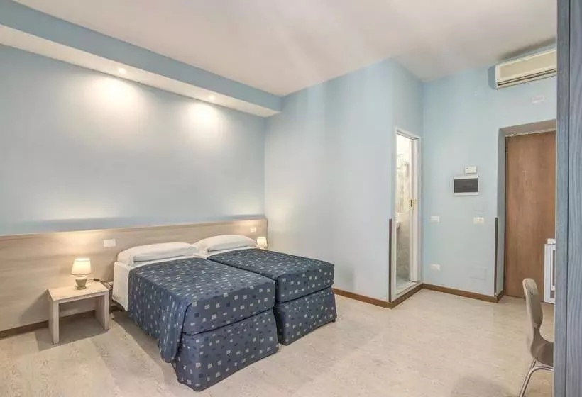 Fotos del hotel Nuova Monaco:  7