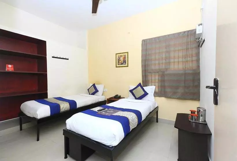 Fotos del hotel Oyo 3860 Apartment Jls Gruha:  19