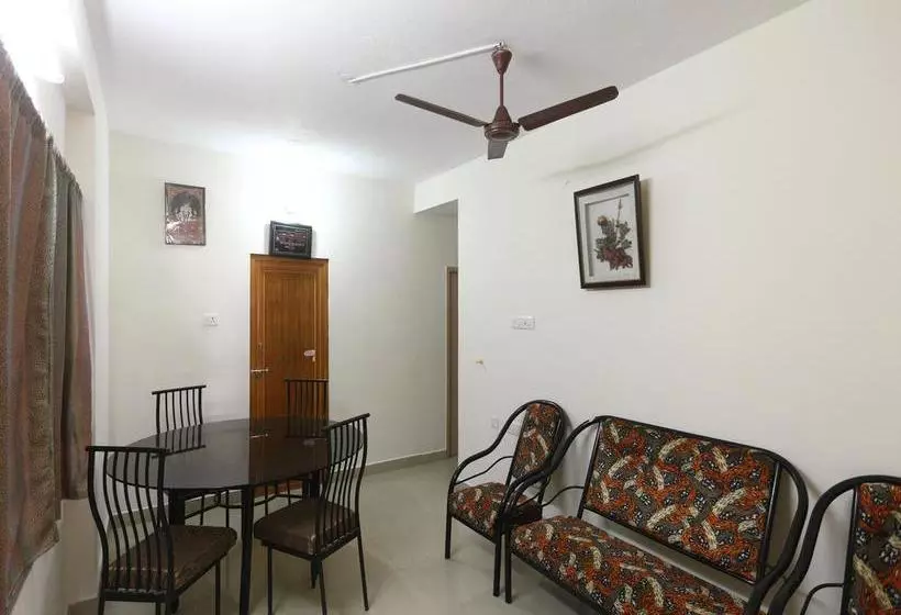 Fotos del hotel Oyo 3860 Apartment Jls Gruha:  25