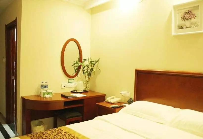 Fotos del hotel Greentree Inn Nanchang Xihu District Railway Station Zhanqian Road Express:  4