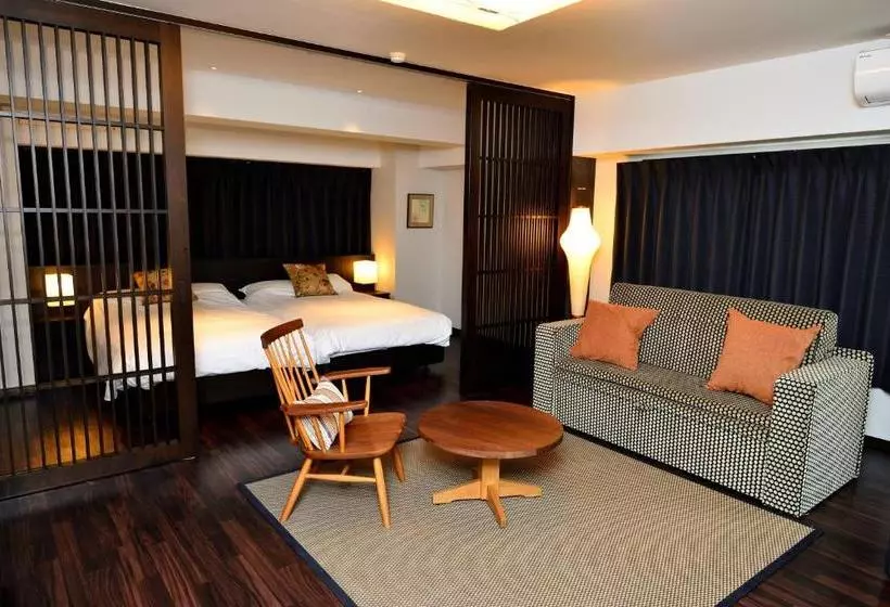 Very Hotel Dotonbori