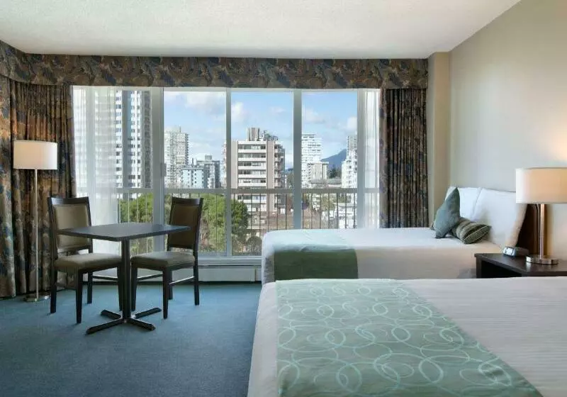 Fotos del hotel Coast Plaza Hotel & Suites:  7