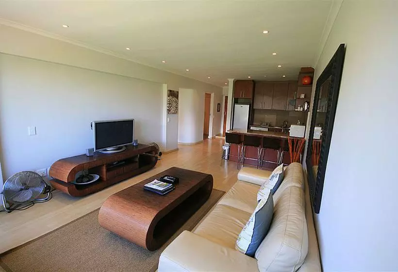 Mouillepoint Village