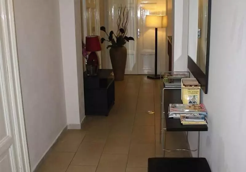 Fotos del hotel Inncentral:  9