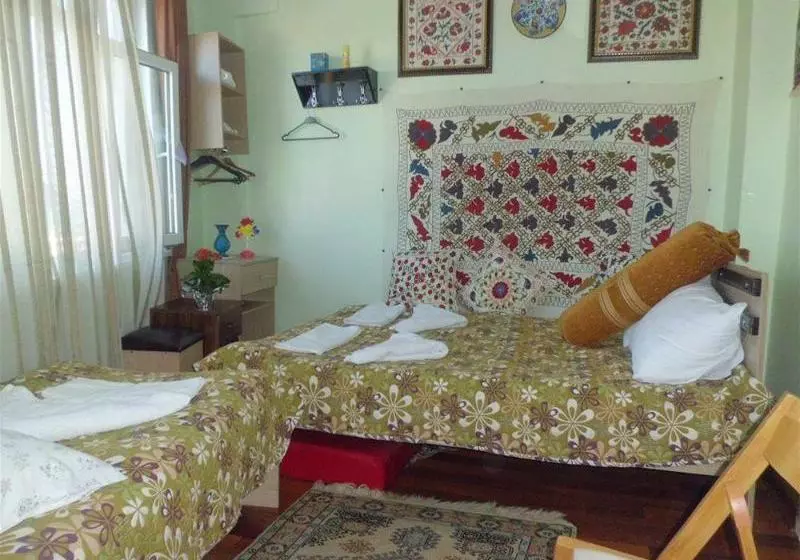 Fotos del hotel Chora Guest House:  3