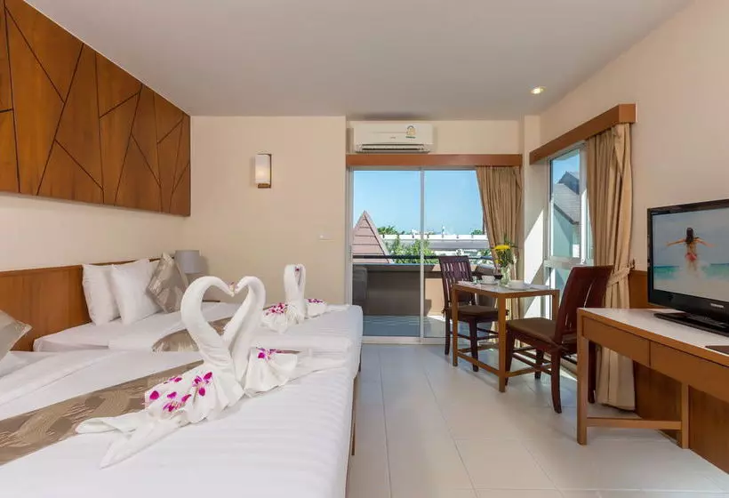 Fotos del hotel Chaiyapruek Suites:  15