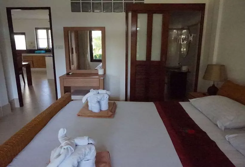 Fotos del hotel Jungle Village Bungalows:  23