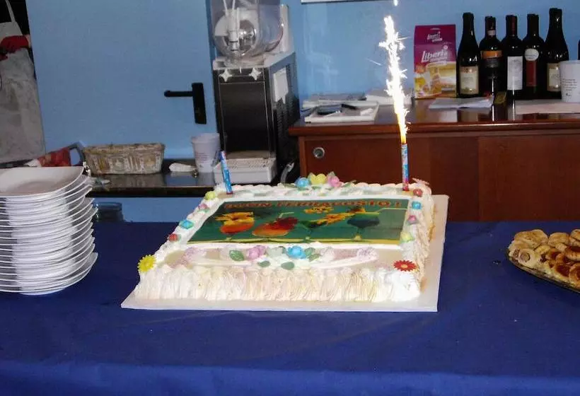 Fotos del hotel Metron:  7