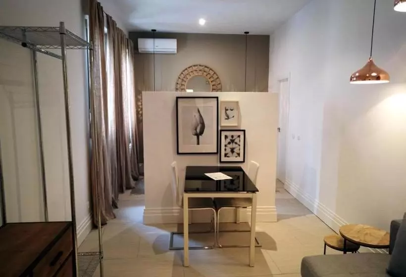 Fotos del hotel Six Rooms:  4