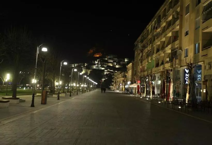 Fotos del hotel Antipatrea:  12