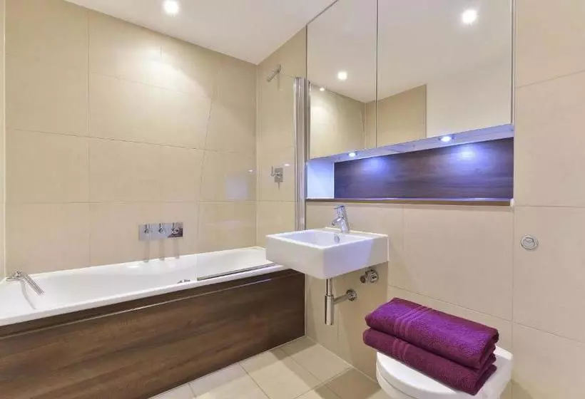 Fotos del hotel Borough Apartments:  2