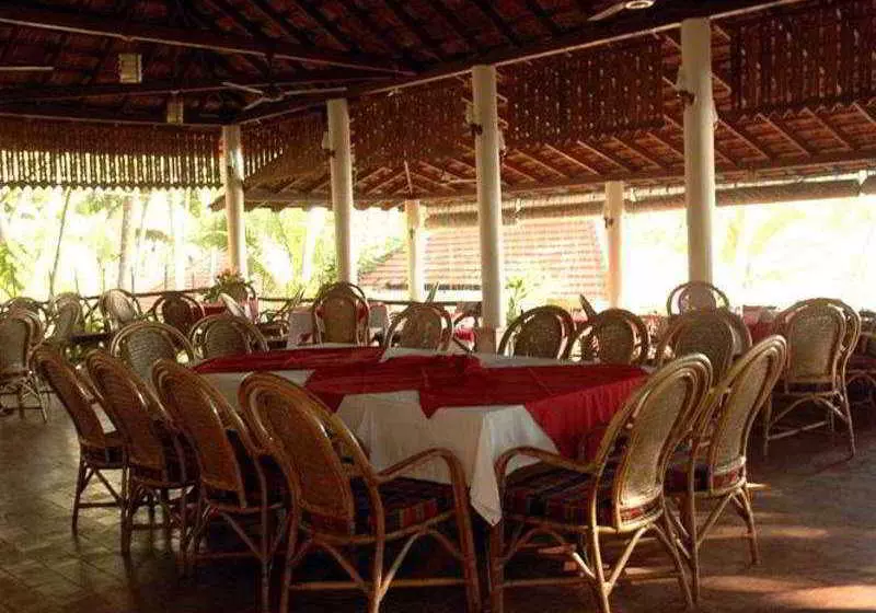 Fotos del hotel Coconut Bay Beach Resort:  3