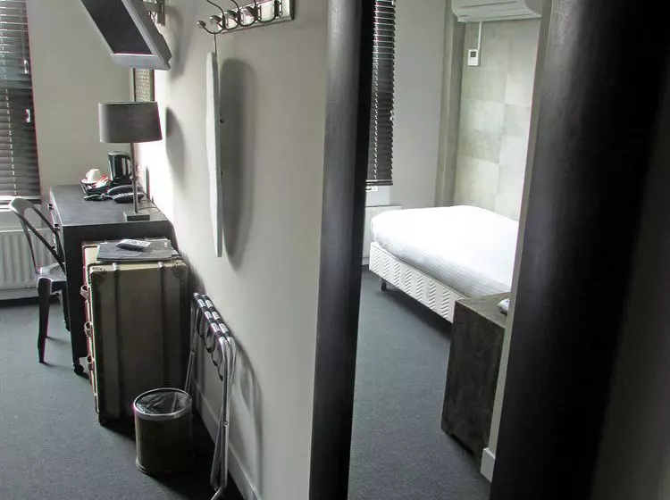 Fotos del hotel Sparks Hostel:  7