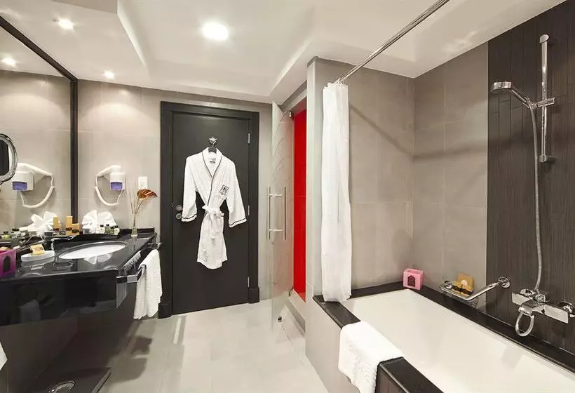 Fotos del hotel Swiss Belhotel Corniche :  8