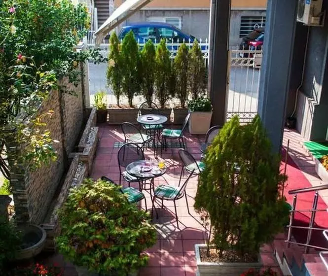 Fotos del hotel Guest Accommodation Majesty:  10