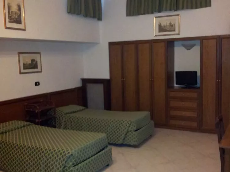 Fotos del hotel Octavia:  7