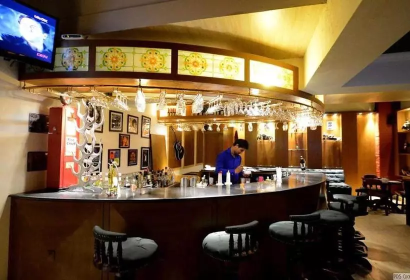 Fotos del hotel Golden Tulip Udaipur:  14