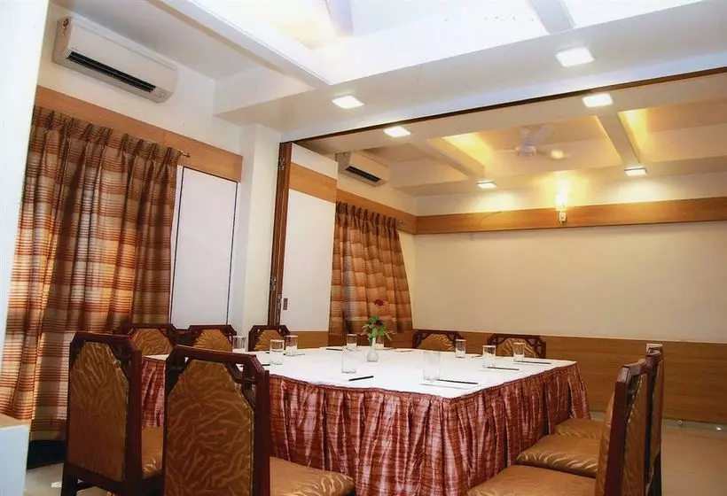 Fotos del hotel Fabhotel Ashiyana:  5